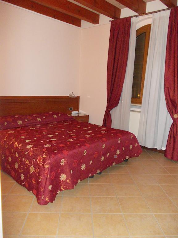 Albergo Le Piante Manerba del Garda Buitenkant foto